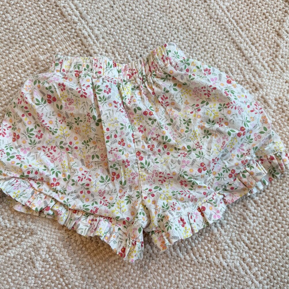 Busy Bees shorts size: 4yr